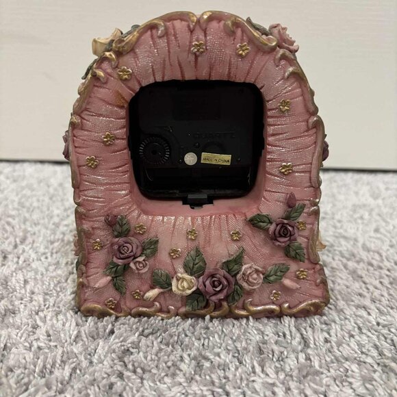 Vintage Pink & Floral with Vines Counter Clock (battery operated) - Picture 4 of 5
